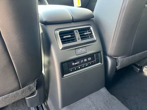 Certified 2025 MAZDA CX-70 3.3 Turbo w/ Premium Package image 18