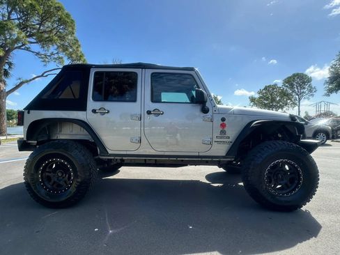 Used 2015 Jeep Wrangler Unlimited Sport w/ Quick Order Package 23S AWD/4WD image 5