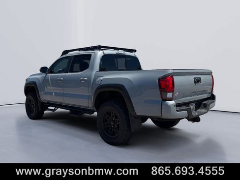 Used 2019 Toyota Tacoma TRD Off-Road AWD/4WD image 5