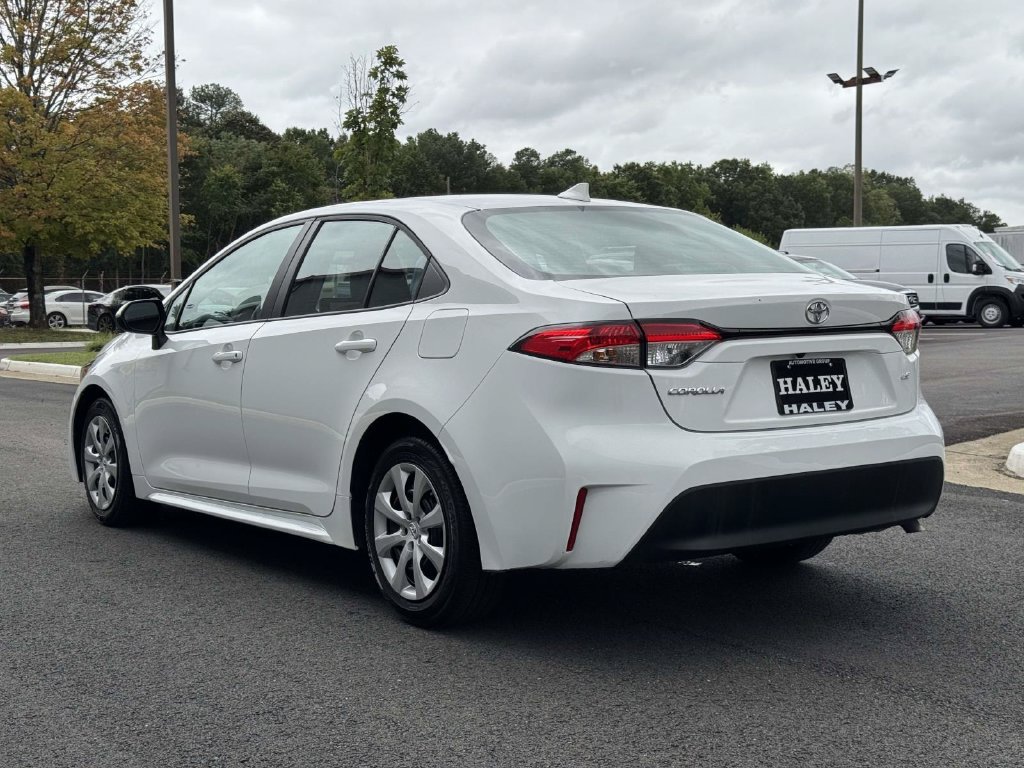 Used 2025 Toyota Corolla LE FWD image 23