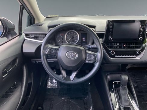Used 2022 Toyota Corolla LE image 12