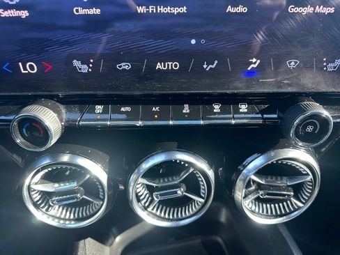 Used 2024 Chevrolet Blazer EV LT AWD/4WD image 4