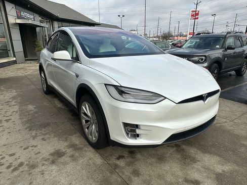 Used 2021 Tesla Model X Performance image 6