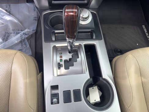 Used 2016 Toyota 4Runner Limited AWD/4WD image 27