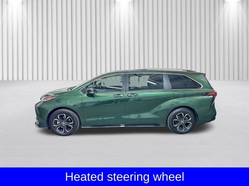 Used 2026 Toyota Sienna Platinum AWD/4WD image 11