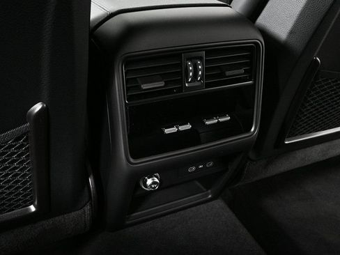 Certified 2026 Porsche Cayenne Coupe AWD/4WD image 21