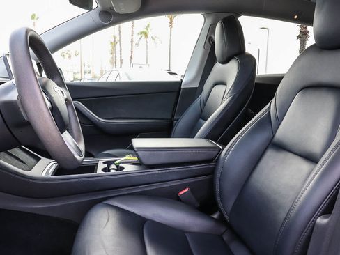 Used 2022 Tesla Model Y Long Range AWD/4WD image 22