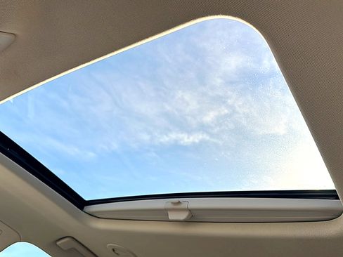 Used 2022 Buick Enclave Avenir w/ Avenir Technology Package image 36