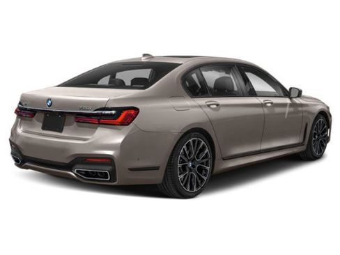 Used 2022 BMW 750i xDrive AWD/4WD image 2