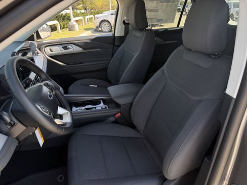 New 2026 Ford Explorer Active image 21