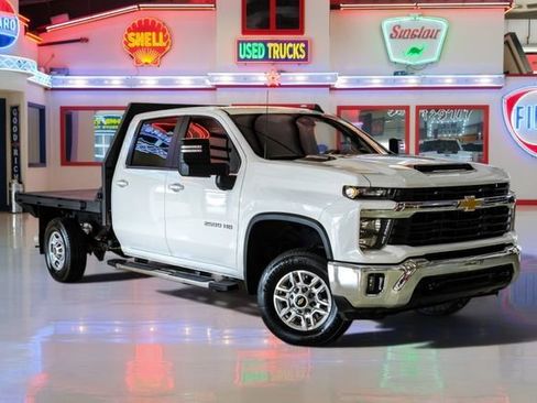Used 2024 Chevrolet Silverado 2500 LT w/ Convenience Package AWD/4WD image 1