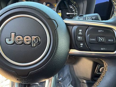 Used 2024 Jeep Wrangler Unlimited Sahara AWD/4WD image 20