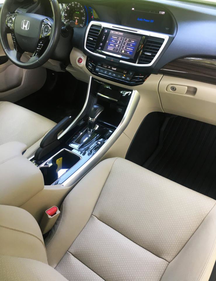 Used 2017 Honda Accord Touring image 26