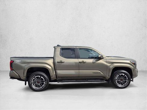 Used 2025 Toyota Tacoma TRD Sport RWD image 4