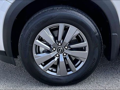 Certified 2025 Nissan Pathfinder S image 30