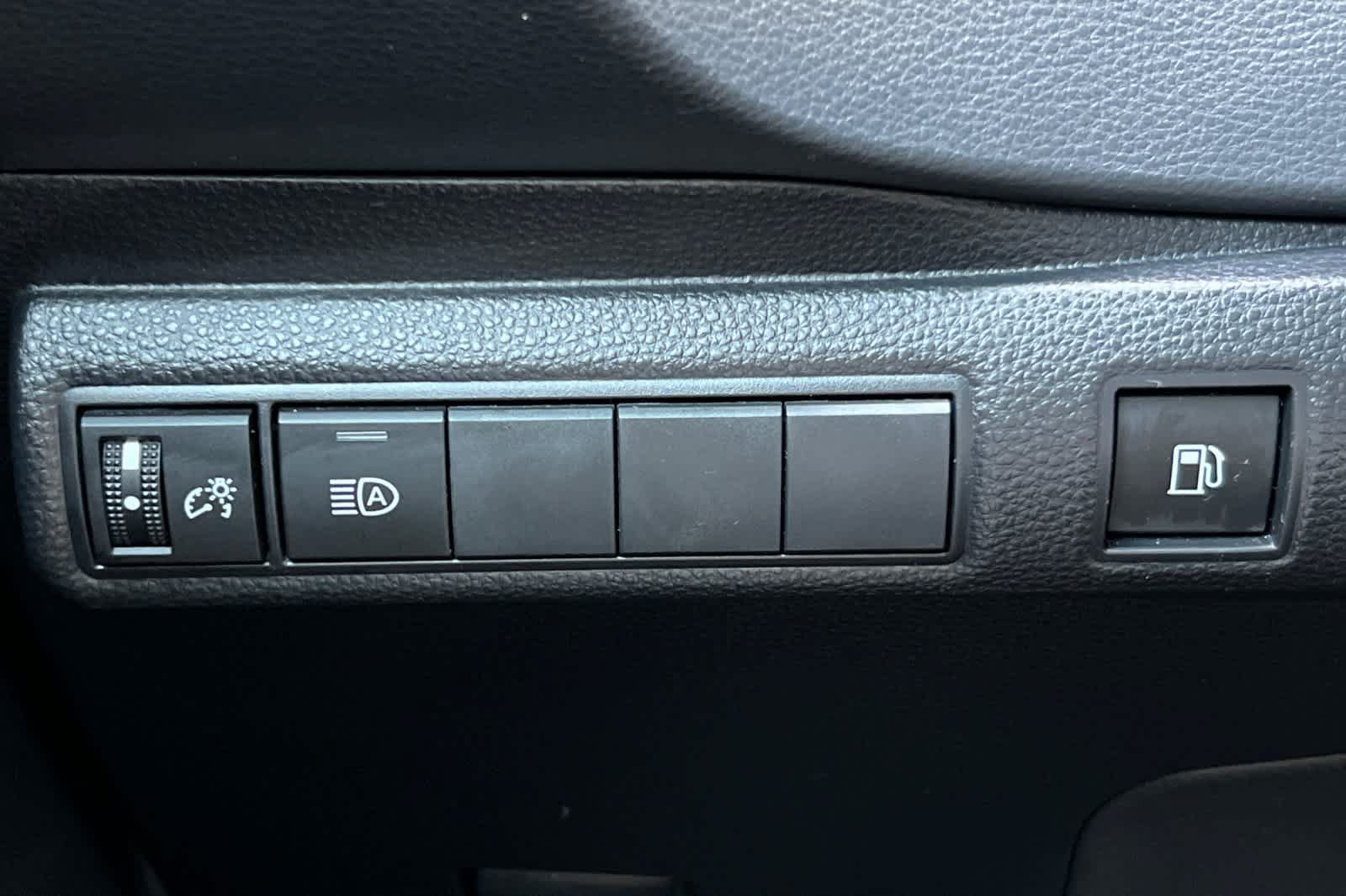 Certified 2025 Toyota Corolla LE w/ LE Premium Package FWD image 28