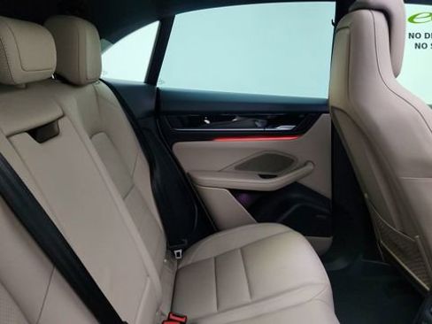 Used 2025 Porsche Macan Electric RWD image 25