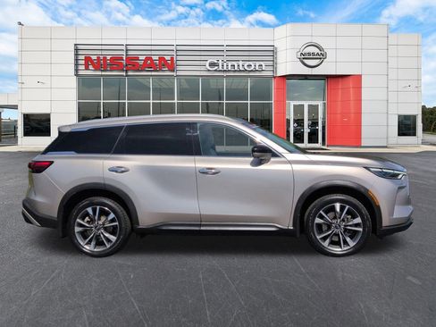 Used 2023 INFINITI QX60 Luxe w/ Cargo Package AWD/4WD image 2
