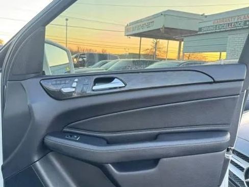 Used 2017 Mercedes-Benz GLS 450 4MATIC image 26