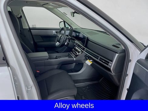 Used 2025 Hyundai Santa Fe SE image 29