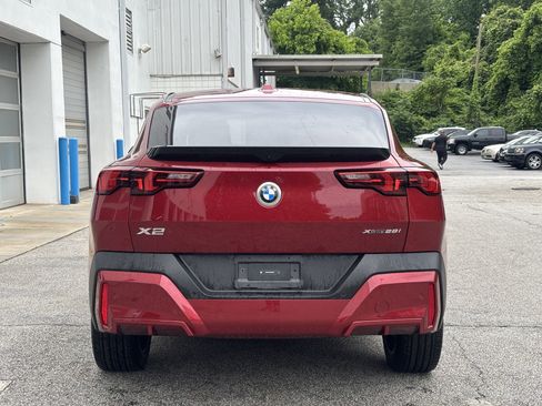 Used 2025 BMW X2 xDrive28i AWD/4WD image 3