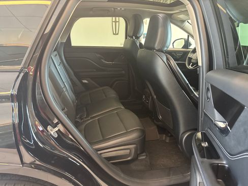 Certified 2025 Lincoln Corsair Reserve w/ Equipment Group 202A AWD/4WD image 9
