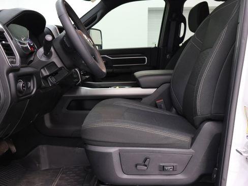 Used 2025 RAM 2500 Big Horn AWD/4WD image 8