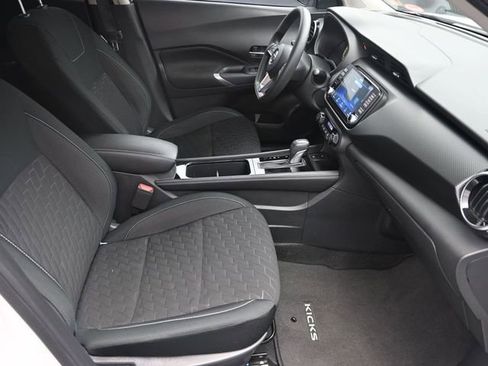 Used 2021 Nissan Kicks SV image 33
