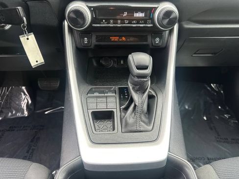 Used 2019 Toyota RAV4 LE w/ All Weather Liner Package AWD/4WD image 22