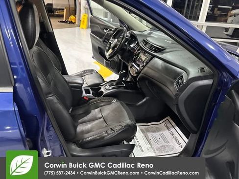 Used 2019 Nissan Rogue SL AWD/4WD image 34