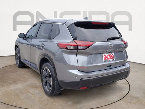 Used 2025 Nissan Rogue SV w/ SV Premium Package FWD image 9