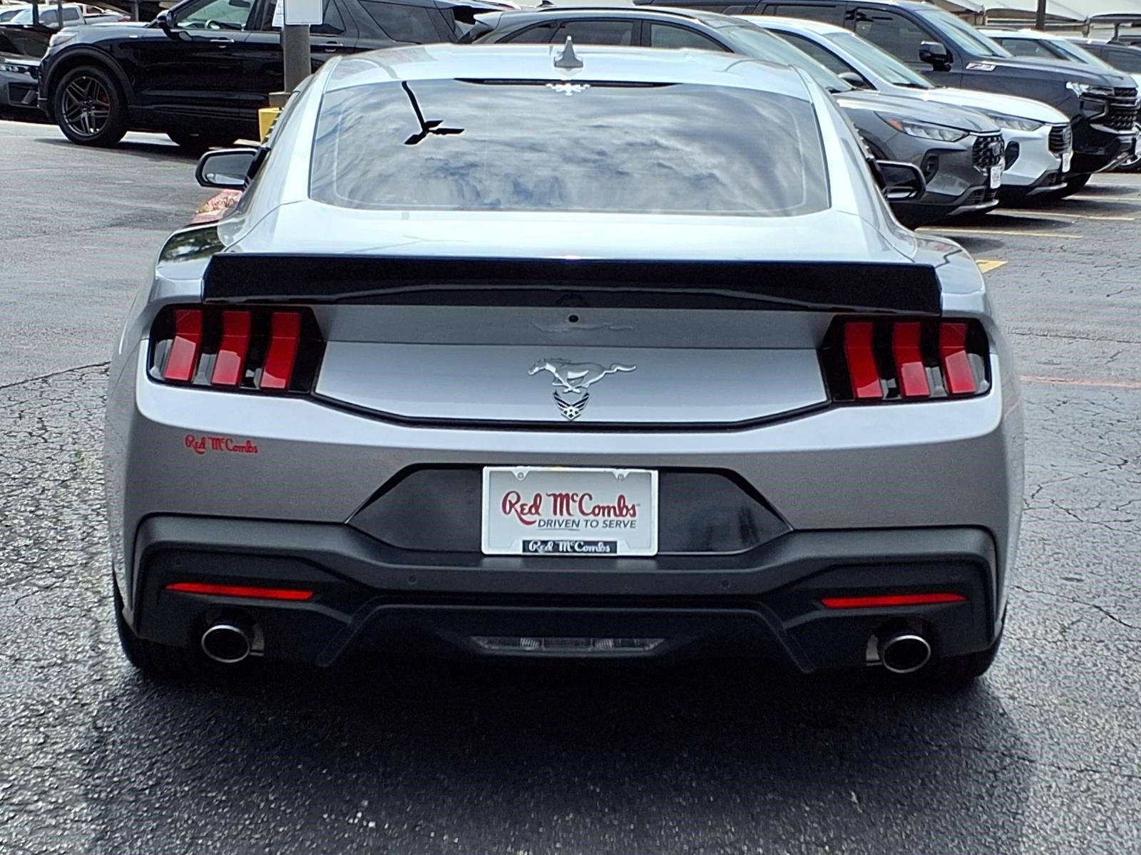 Used 2025 Ford Mustang Coupe RWD image 7