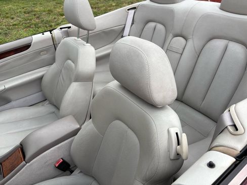 Used 2000 Mercedes-Benz CLK 320 Cabriolet image 20