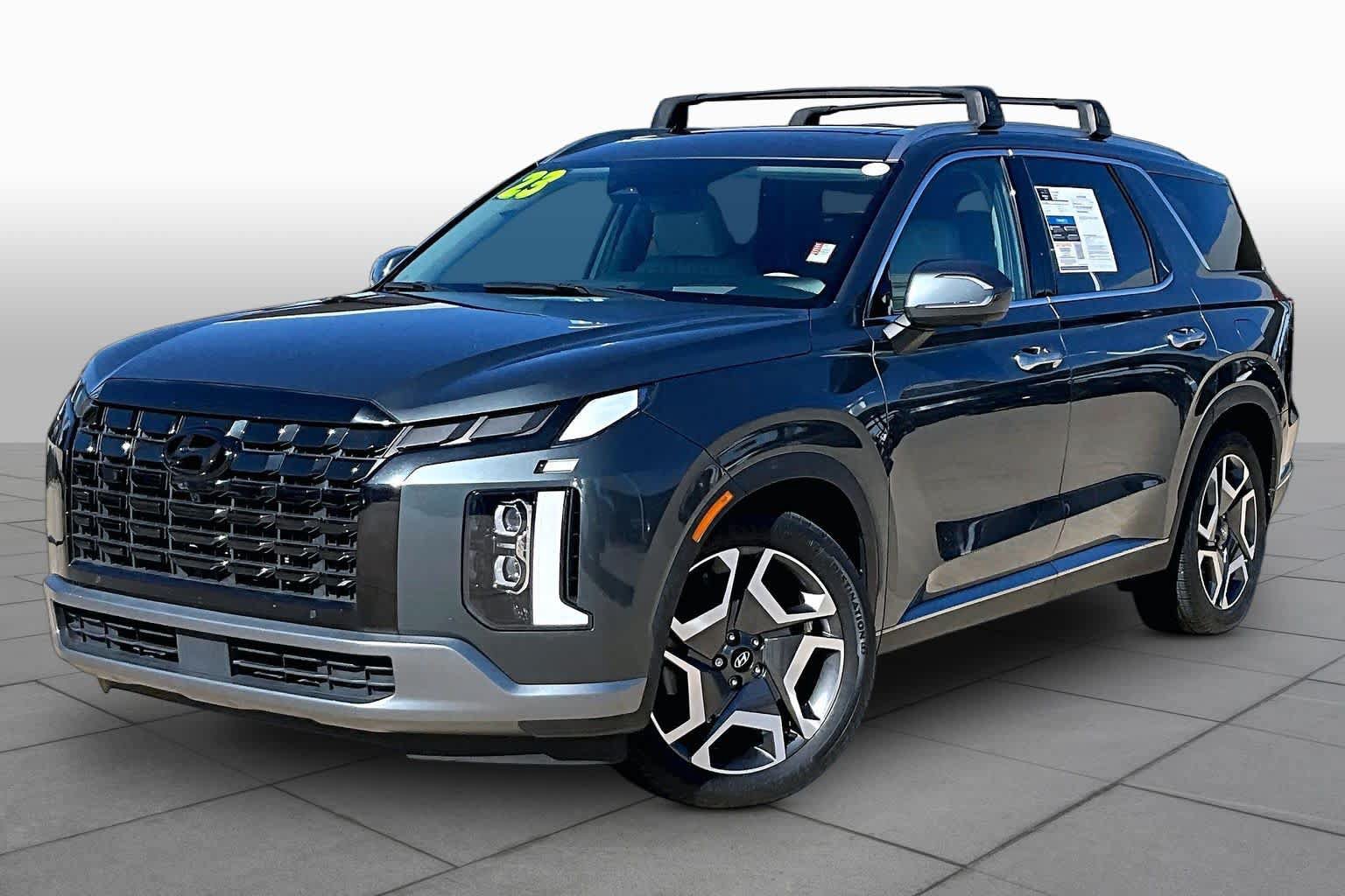 Used 2023 Hyundai Palisade Limited FWD image 2