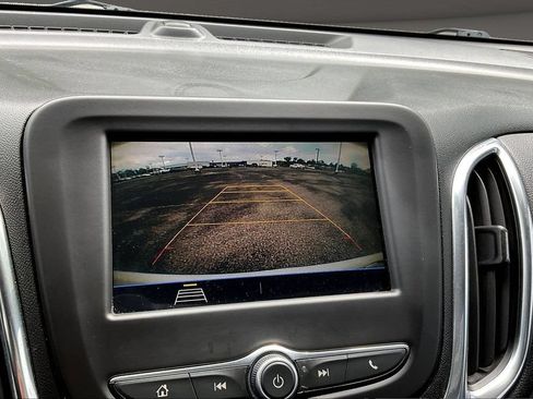 Used 2019 Chevrolet Equinox LT FWD image 17