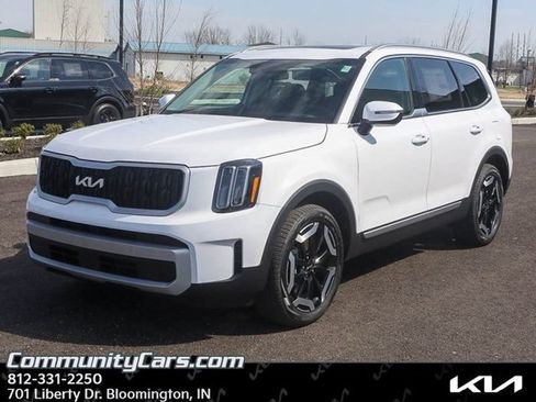 Certified 2025 Kia Telluride EX image 2