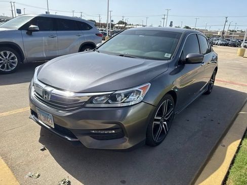 Used 2017 Honda Accord Sport image 2