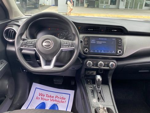 Used 2023 Nissan Kicks SV FWD image 9