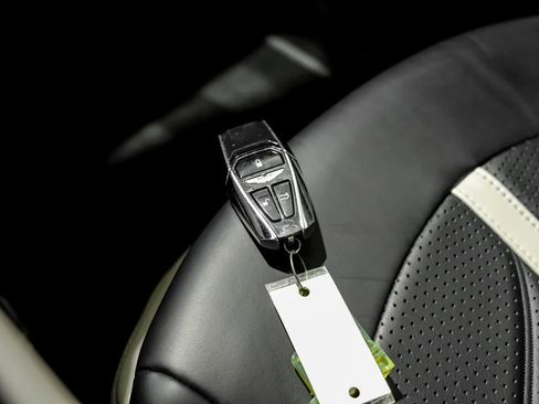 Used 2023 Aston Martin V12 Vantage image 50