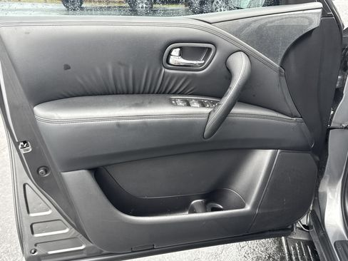 Used 2022 Nissan Armada SV w/ SV Appearance Package image 11