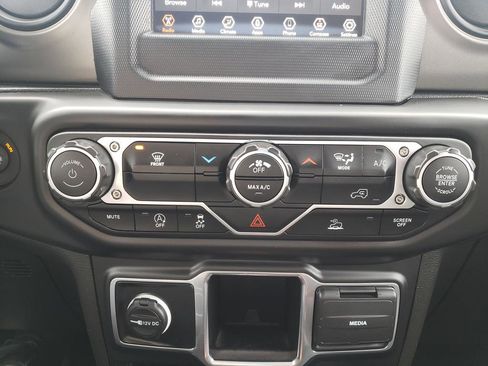 Used 2023 Jeep Wrangler Sport image 16