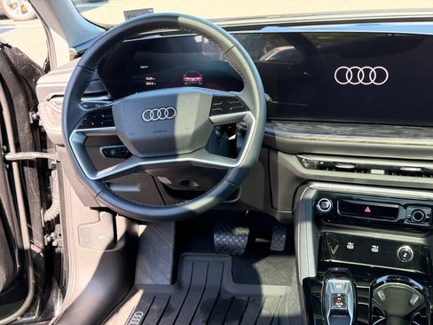 Used 2025 Audi Q5 Premium w/ Convenience Package AWD/4WD image 23