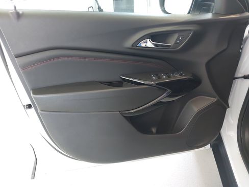 Certified 2025 Chevrolet Trax RS w/ Driver Confidence Package FWD image 25