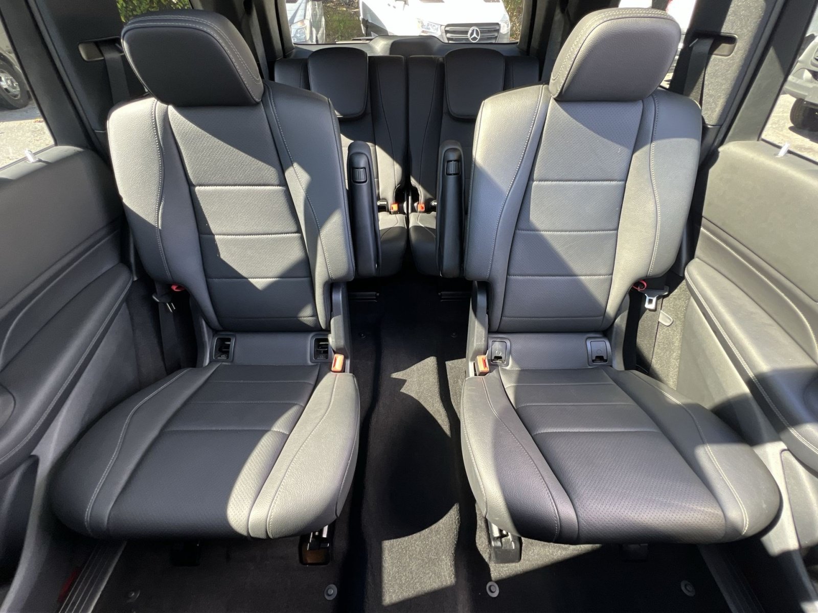 Certified 2025 Mercedes-Benz GLS 450 4MATIC image 15