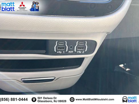 Used 2023 Chrysler Voyager LX image 35