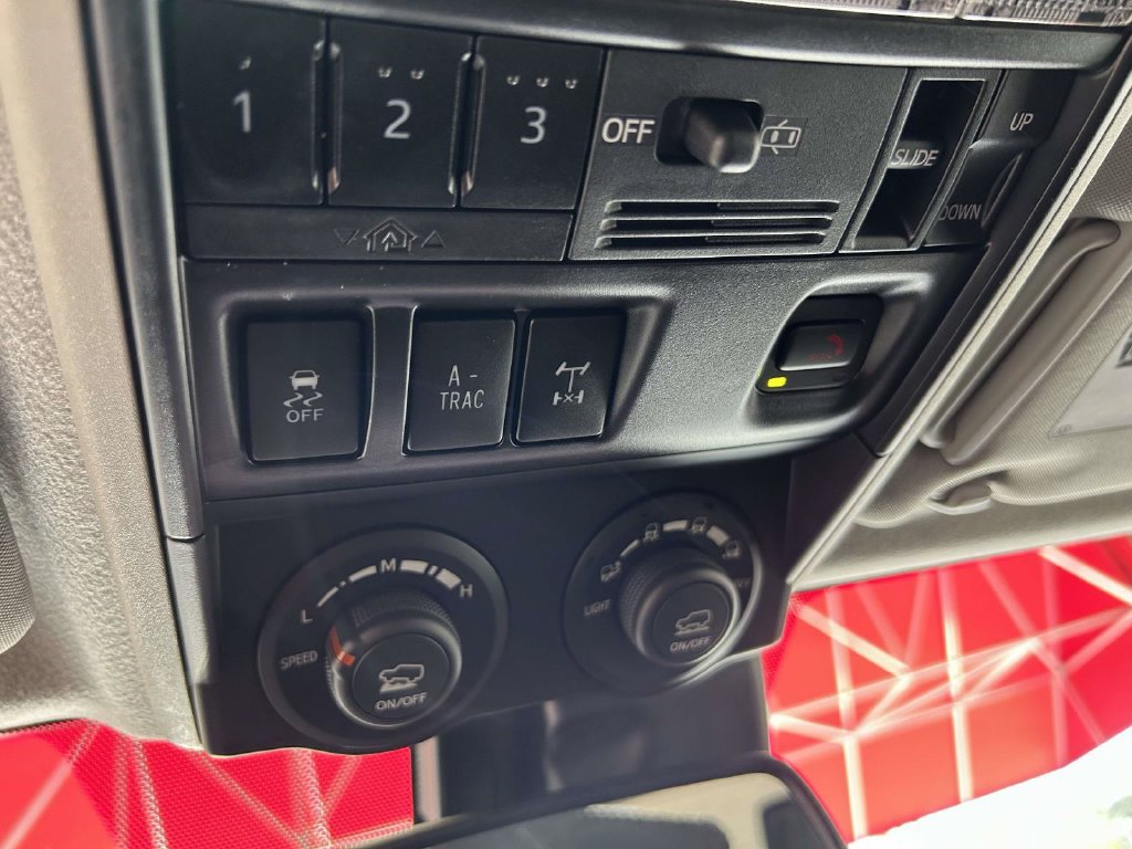 Used 2021 Toyota 4Runner Venture w/ Moonroof Package AWD/4WD image 22
