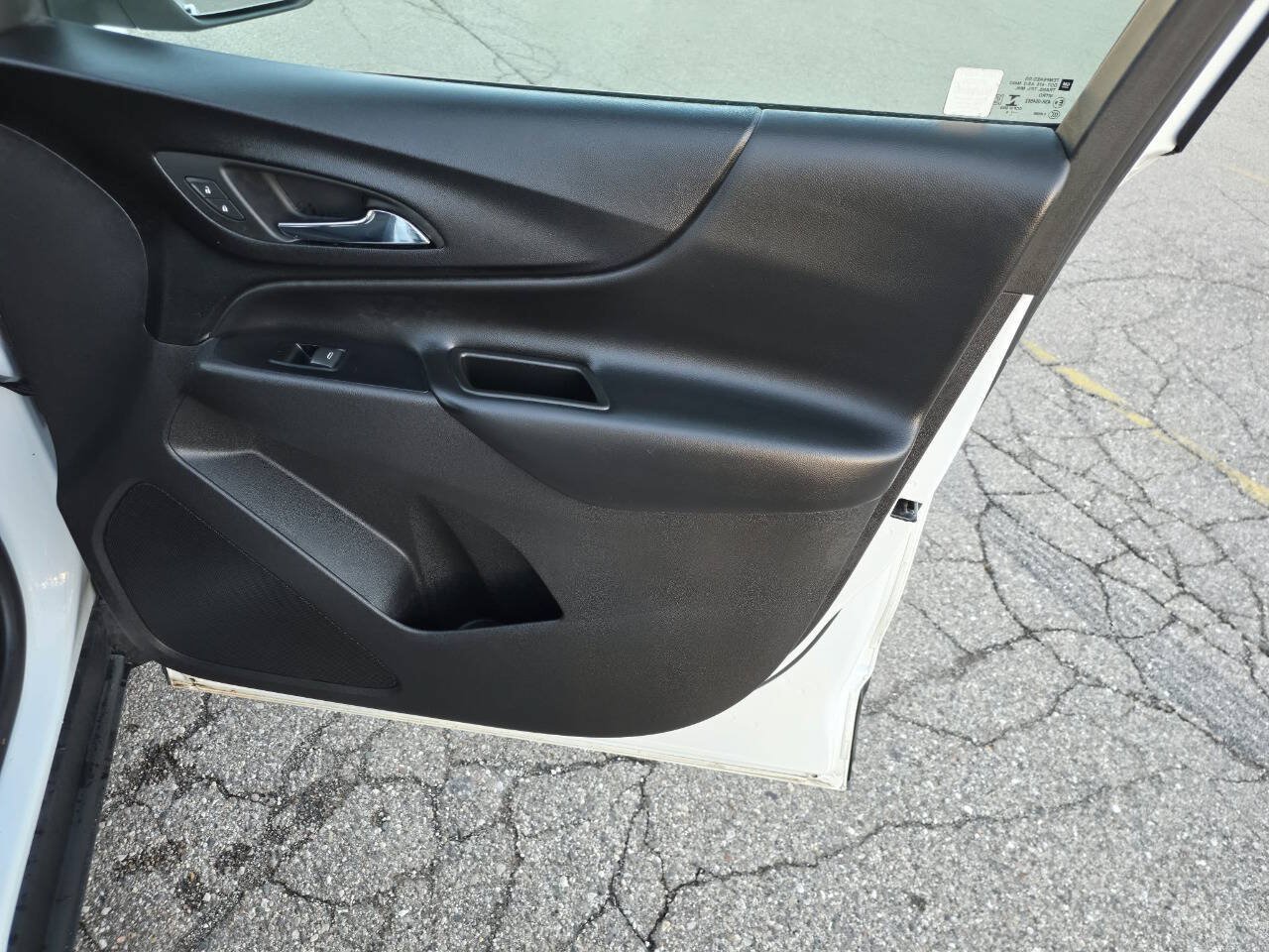 Used 2019 Chevrolet Equinox LT w/ Driver Convenience Package FWD image 21