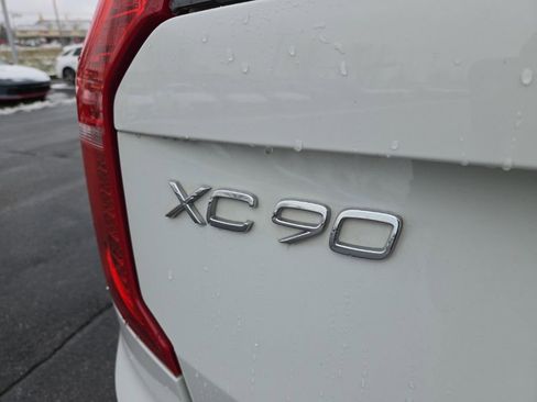 Used 2019 Volvo XC90 T6 Momentum image 10