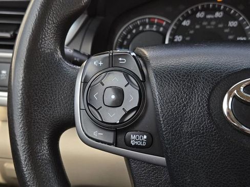 Used 2012 Toyota Camry LE image 10