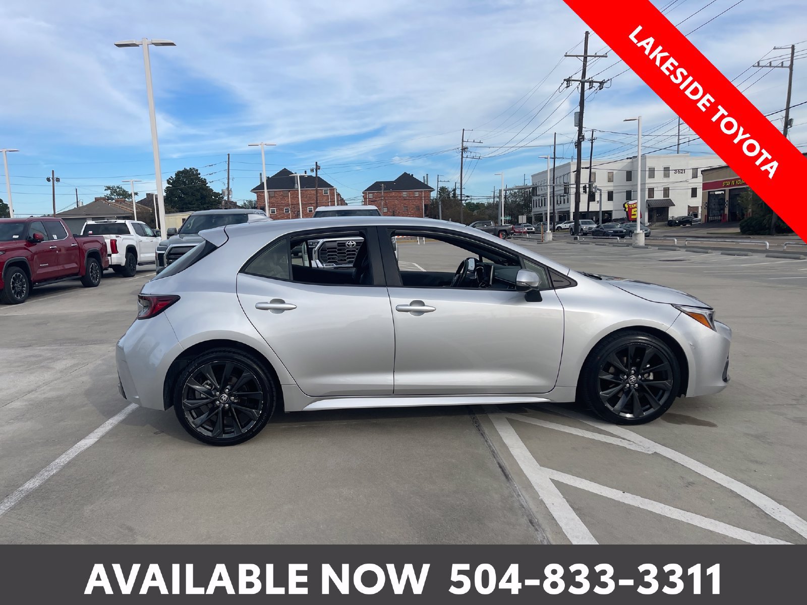 Used 2023 Toyota Corolla XSE FWD image 6